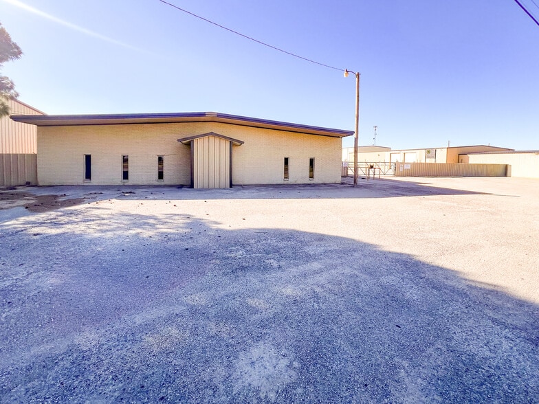 6610 E Hwy 80 & 6618 E Hwy 80, Midland, TX à vendre - Photo principale – Image 1 sur 18
