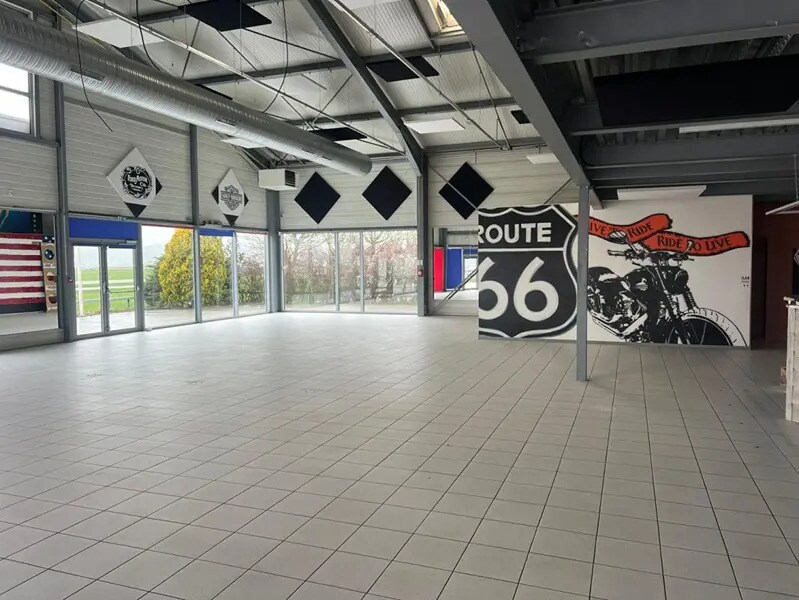 Local commercial dans Pontarlier à vendre Photo intérieure– Image 1 sur 6