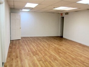 18 Bank St, Summit, NJ à louer Photo intérieure– Image 2 sur 6