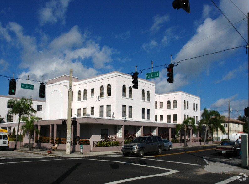 2001 Polk St, Hollywood, FL à vendre - Photo principale – Image 1 sur 14