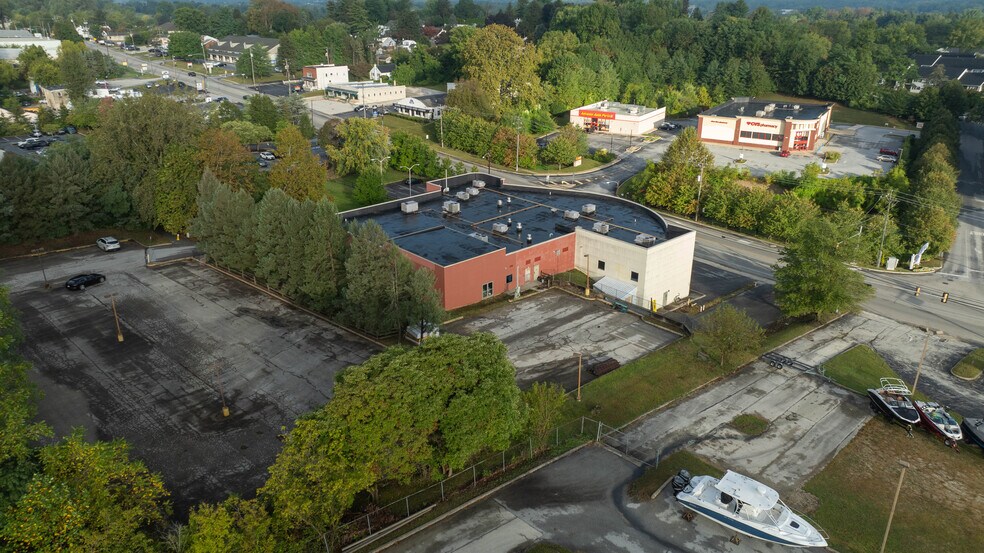 330 Lancaster Ave, Malvern, PA à vendre - Aérien – Image 2 sur 3