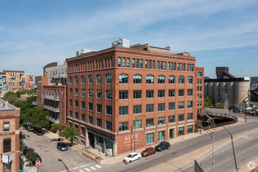 770 N Halsted St, Chicago, IL à louer - Photo de l’immeuble – Image 2 sur 27