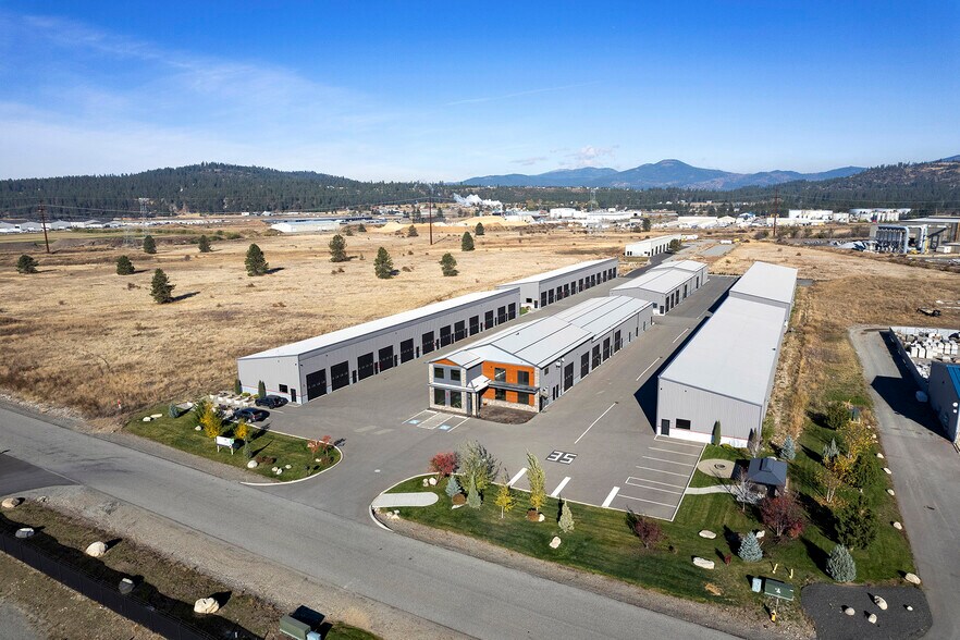 4415 W Grange Ave, Post Falls, ID à vendre - Photo de l’immeuble – Image 2 sur 15