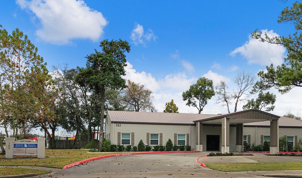 102 E Walker St, League City, TX à vendre - Photo de l’immeuble – Image 1 sur 38