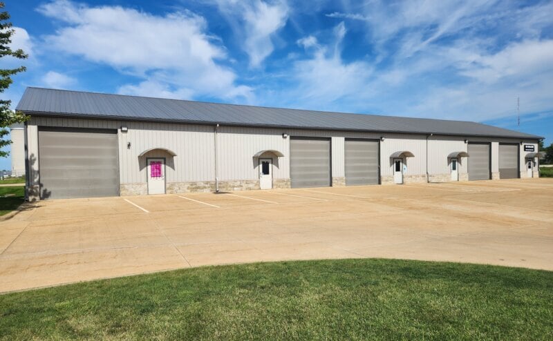 2702 Hundman, Champaign, IL à vendre - Photo de l’immeuble – Image 2 sur 2