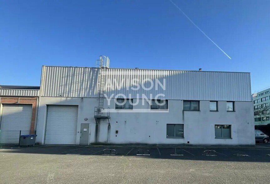 Local d’activités dans Massy à louer - Photo de l’immeuble – Image 3 sur 4