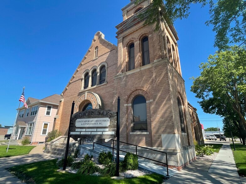 101 W 24th St, Kearney, NE à vendre - Photo de l’immeuble – Image 2 sur 8