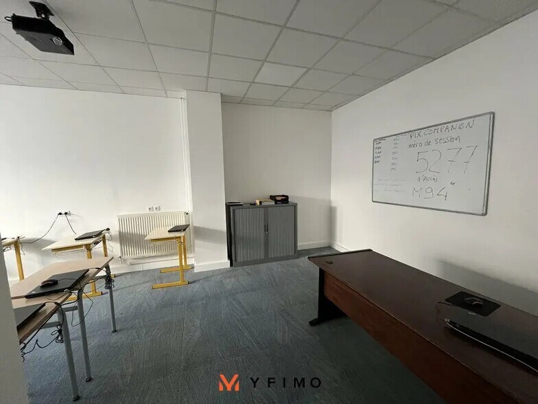 Local d’activités dans Poissy à louer - Photo intérieure – Image 3 sur 6