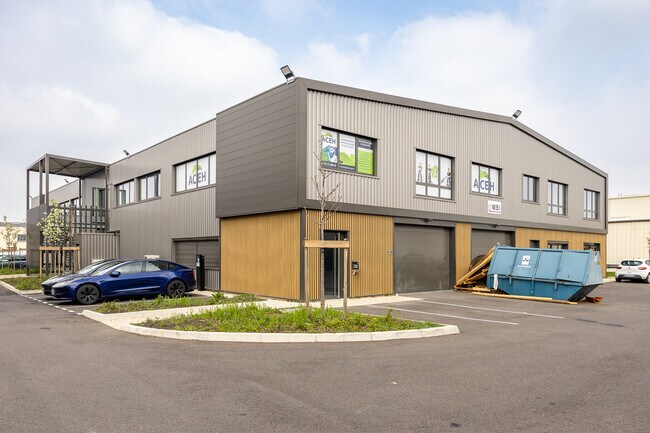 Plus de détails pour 45 Rue Ampère, Chassieu - Bureau, Local d'activités à louer