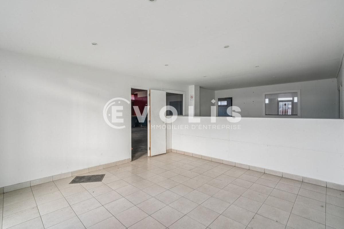 Local d’activités dans Neuilly-Plaisance à louer Photo intérieure– Image 1 sur 13