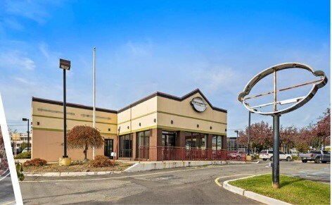 743 S State Route 17, Paramus, NJ à louer - Photo de l’immeuble – Image 2 sur 4