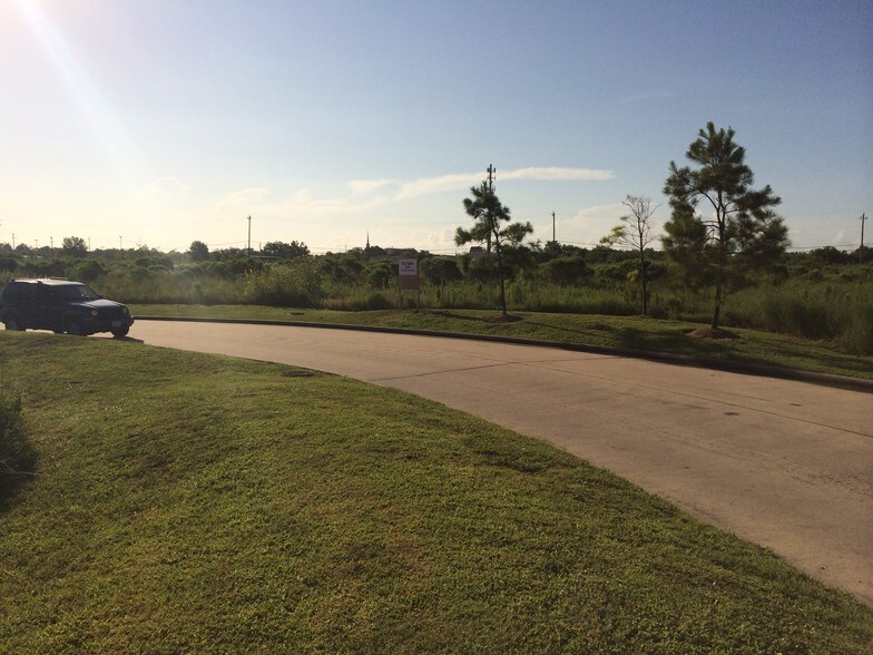 13914 State Highway 3, Webster, TX à vendre - Photo principale – Image 1 sur 5