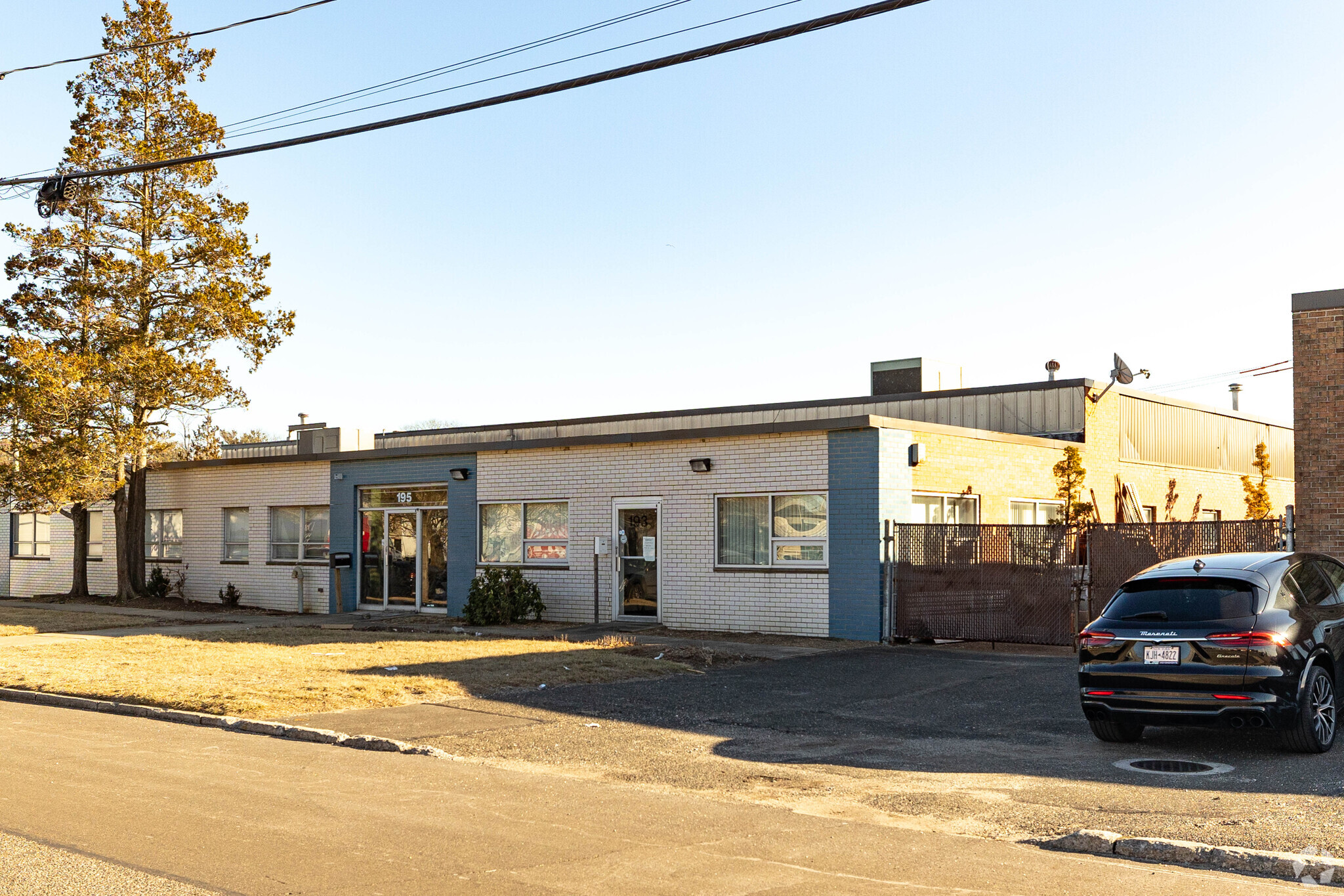 195 Marine St, Farmingdale, NY à louer Photo de l’immeuble– Image 1 sur 3
