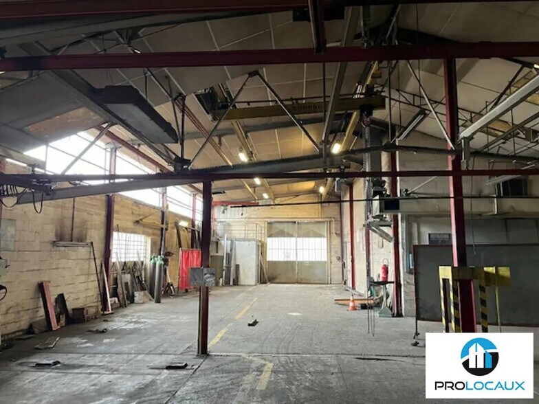 Industriel/Logistique dans Vernon à vendre - Photo de l’immeuble – Image 3 sur 5