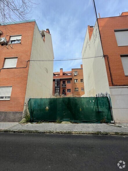 Terrain dans Madrid, Madrid à vendre - Photo de l’immeuble – Image 1 sur 6