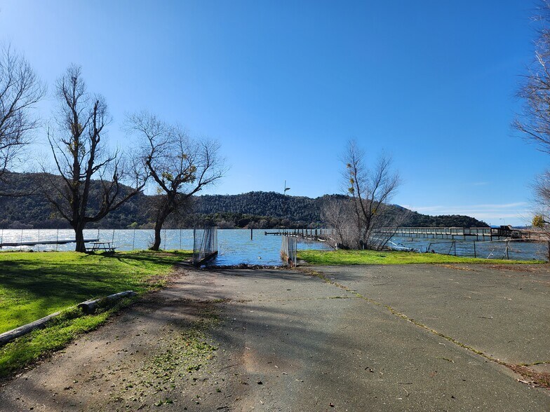 5935 Old Highway 53, Clearlake, CA à vendre - Photo principale – Image 2 sur 12