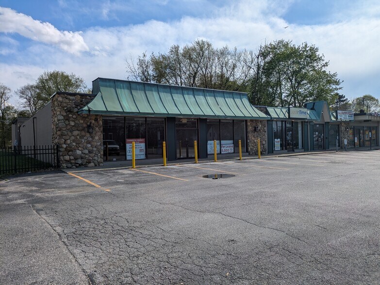 1626 E Prospect Rd, Ashtabula, OH à louer - Photo de l’immeuble – Image 1 sur 4