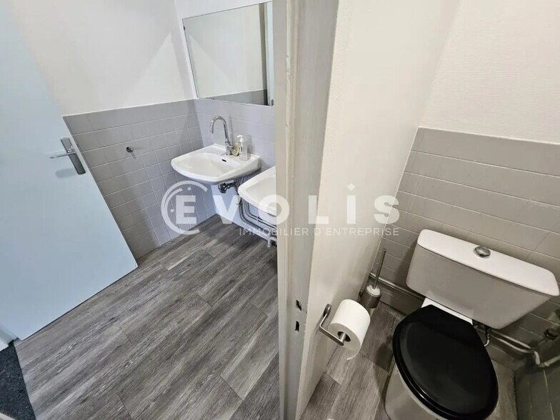 Bureau dans Bagneux à louer - Photo de l’immeuble – Image 3 sur 30