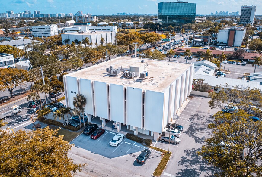 5353 N Federal Hwy, Fort Lauderdale, FL à louer - Photo de l’immeuble – Image 2 sur 6