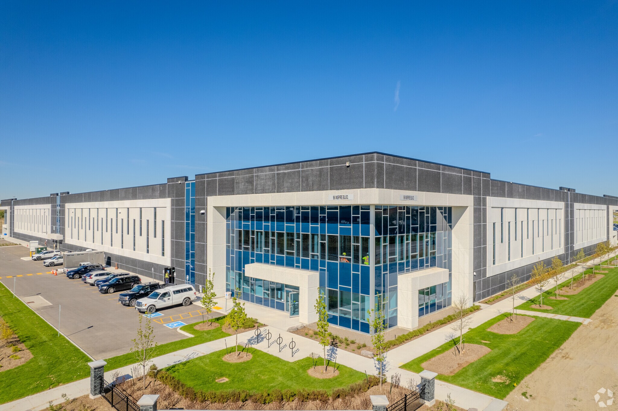96 Inspire Blvd, Brampton, ON à louer Photo de l’immeuble– Image 1 sur 4