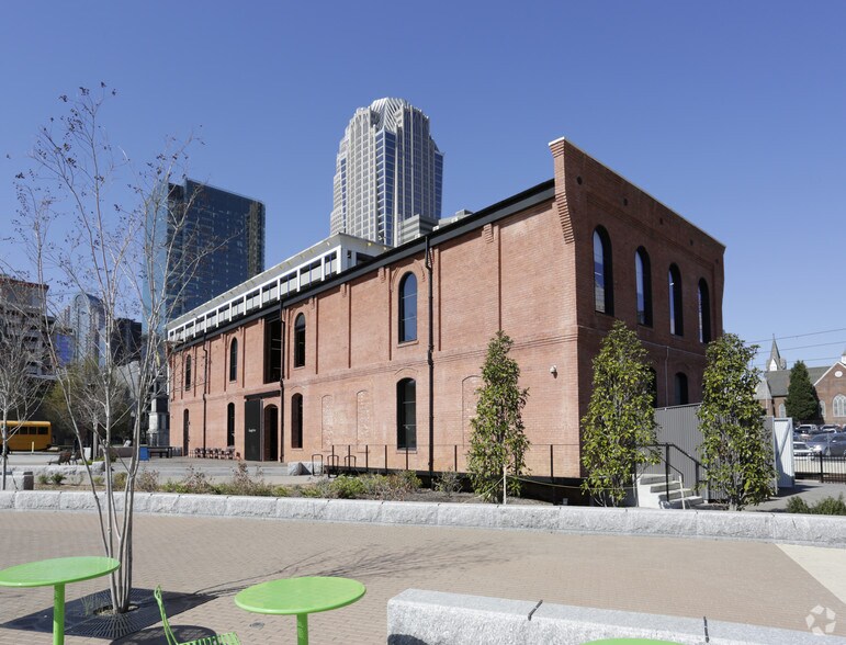 301 E 7th St, Charlotte, NC à louer - Photo principale – Image 1 sur 2