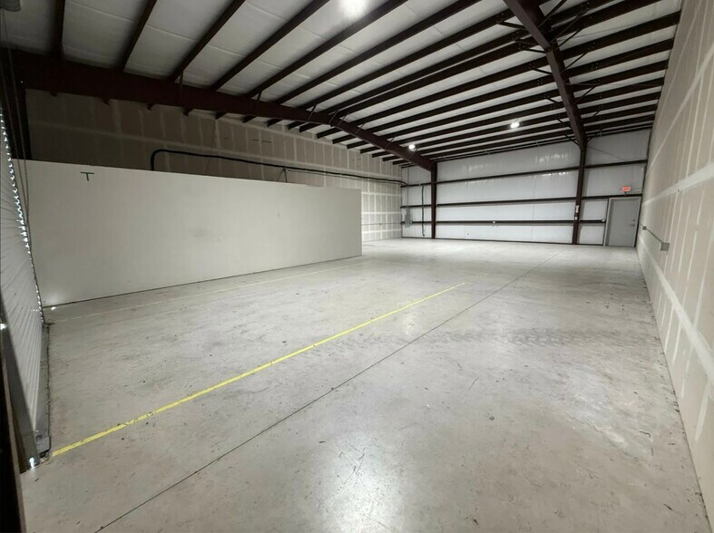 299 Navarro Drive portefeuille de 2 biens à vendre sur LoopNet.fr - Photo de l’immeuble – Image 2 sur 42