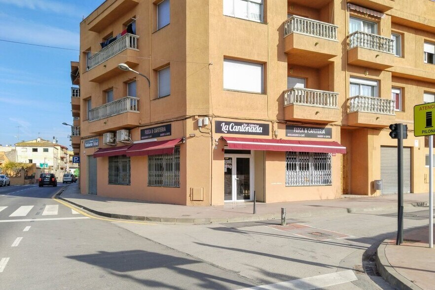 Immeuble residentiel dans Sant Pere Pescador, Gerona à vendre - Photo de l’immeuble – Image 2 sur 4