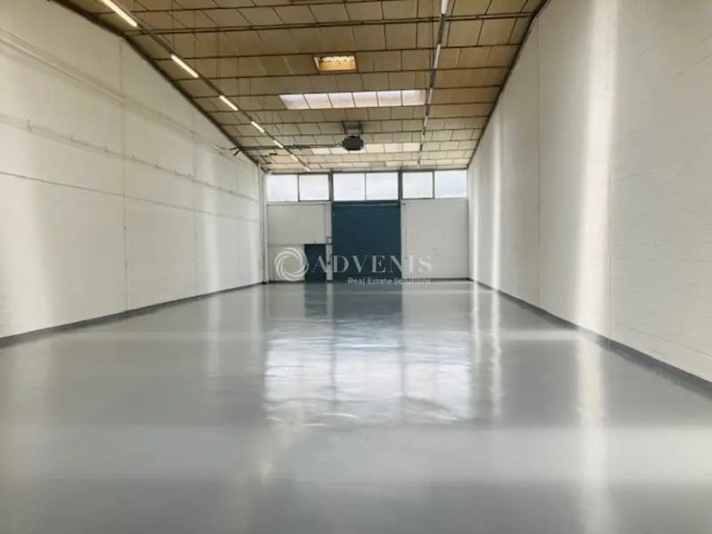 Industriel/Logistique dans Coignières à louer Photo intérieure– Image 1 sur 6