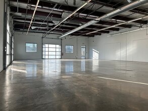 3901 SE Naef Rd, Portland, OR à louer Photo intérieure– Image 2 sur 9