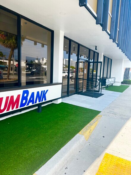 2929 E Commercial Blvd, Fort Lauderdale, FL à louer - Photo de l’immeuble – Image 3 sur 18