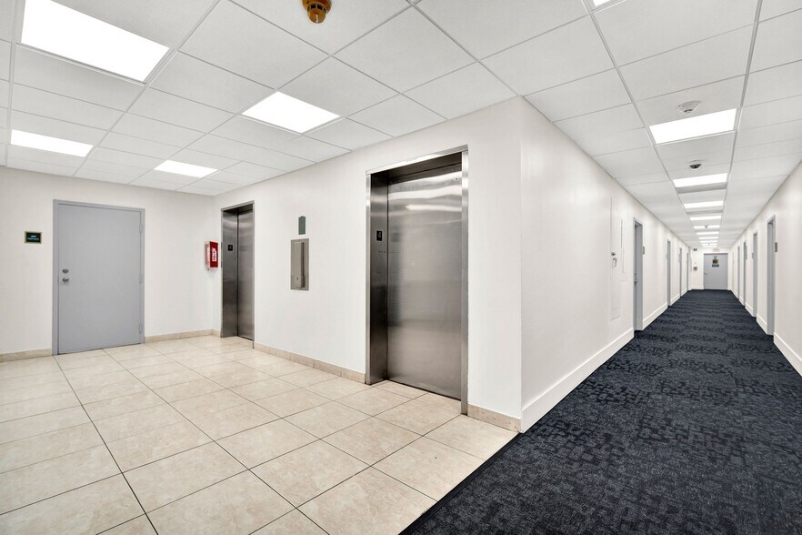4101 NW 4th St, Plantation, FL à louer - Photo de l’immeuble – Image 2 sur 22