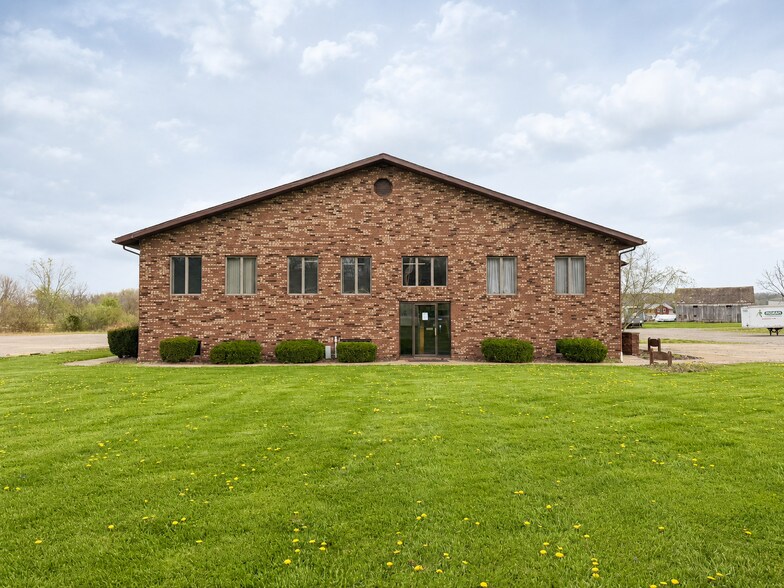 4550 Roseville Rd, Roseville, OH à louer - Photo de l’immeuble – Image 2 sur 17