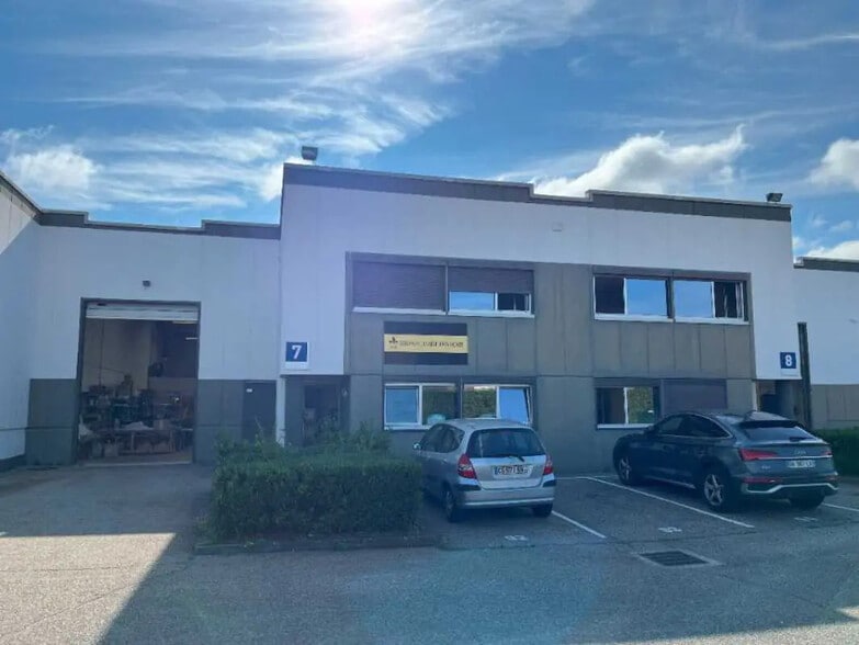 Bureau dans Décines-Charpieu à louer - Photo de l’immeuble – Image 2 sur 14