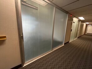 3525 W Peterson Ave, Chicago, IL à louer Photo de l’immeuble– Image 2 sur 3