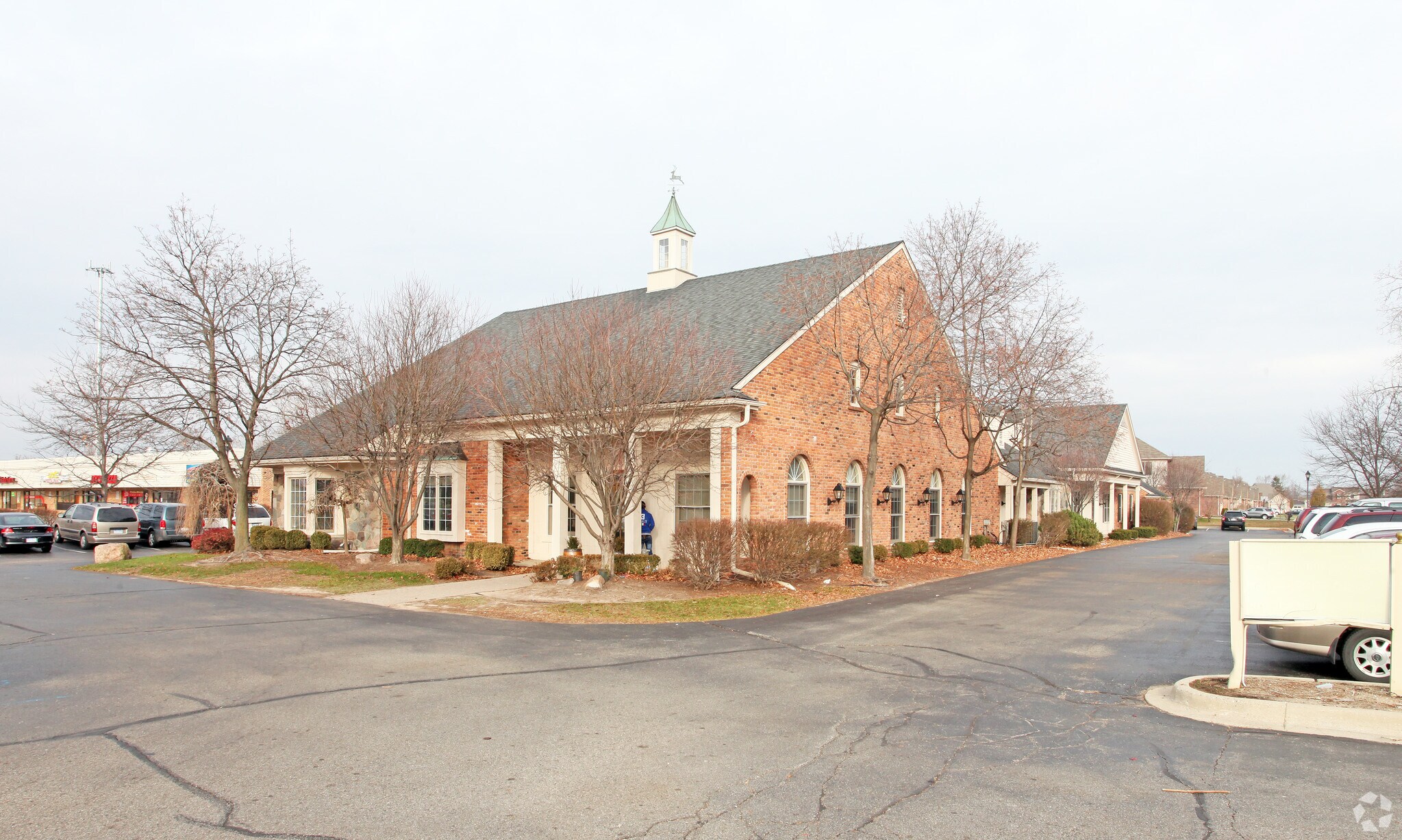 4247-4371 E 14 Mile Rd, Sterling Heights, MI à louer Photo de l’immeuble– Image 1 sur 11