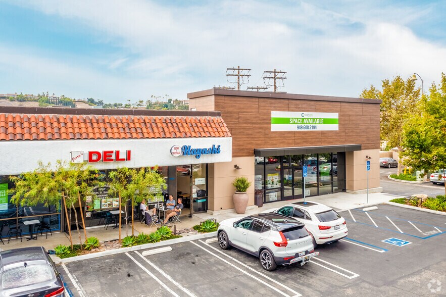 27525-27573 Puerta Real, Mission Viejo, CA à louer - Photo de l’immeuble – Image 2 sur 7