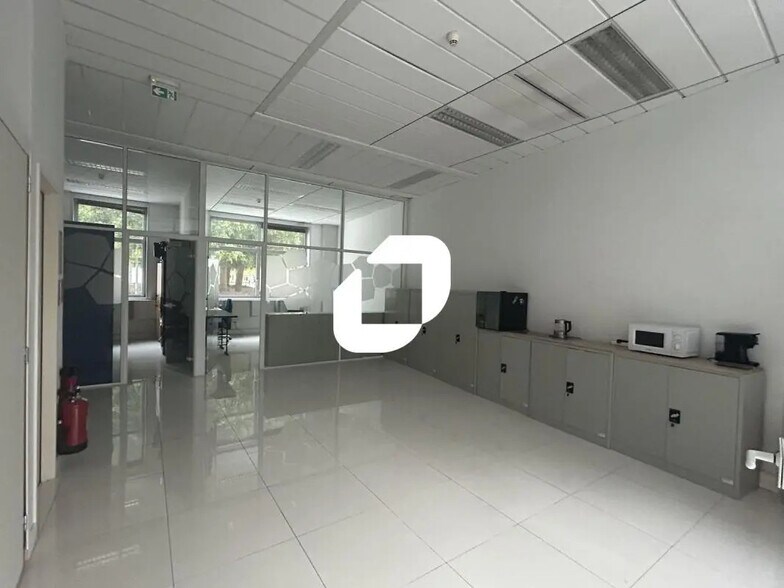 Bureau dans Noisy-le-Grand à vendre - Photo de l’immeuble – Image 3 sur 3