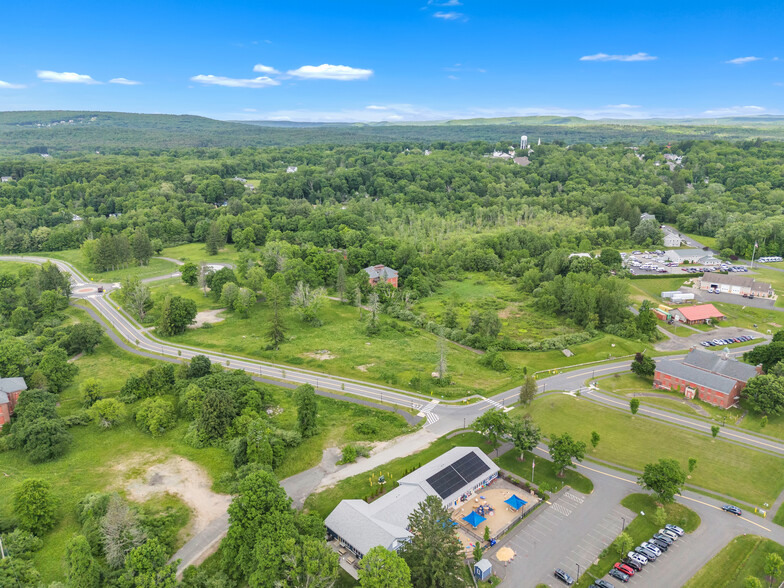 50 State, Belchertown, MA à vendre - Photo de l’immeuble – Image 2 sur 10