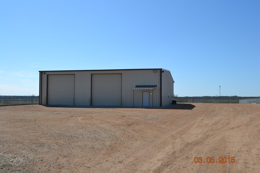 8193 S State Highway 16, Jourdanton, TX à vendre - Photo de l’immeuble – Image 3 sur 4