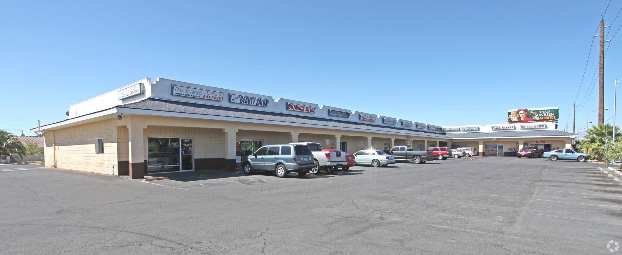 4777 E Charleston Blvd, Las Vegas, NV à louer Photo principale– Image 1 sur 2