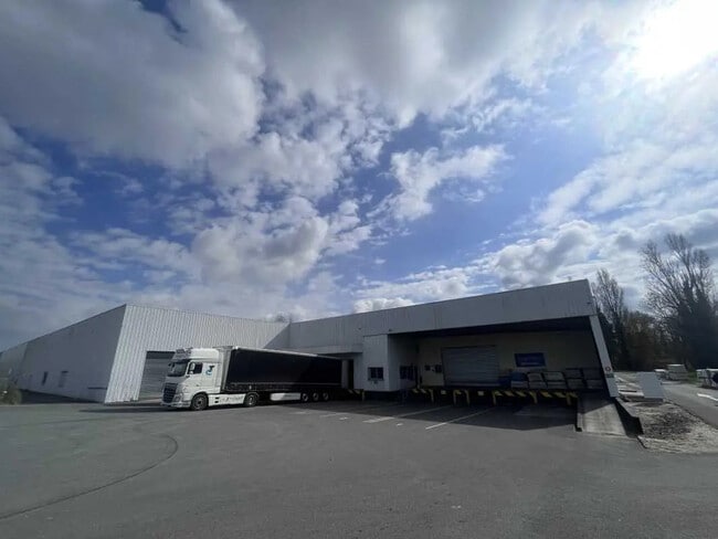 Plus de détails pour Bureau, Local d'activités à louer