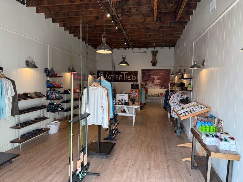 706 2nd St, Marble Falls, TX à louer - Photo de l’immeuble – Image 3 sur 15