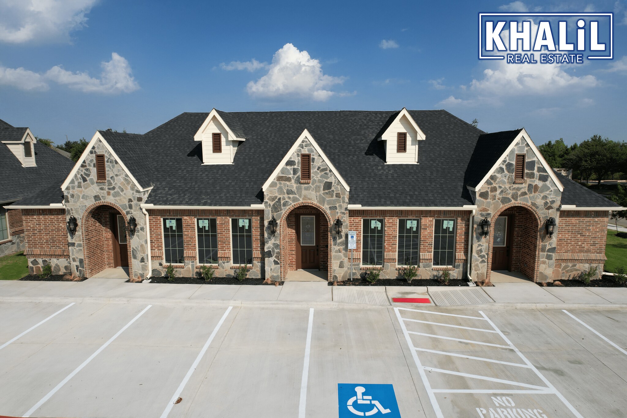 305 Regency Pky, Mansfield, TX à louer Photo de l’immeuble– Image 1 sur 12