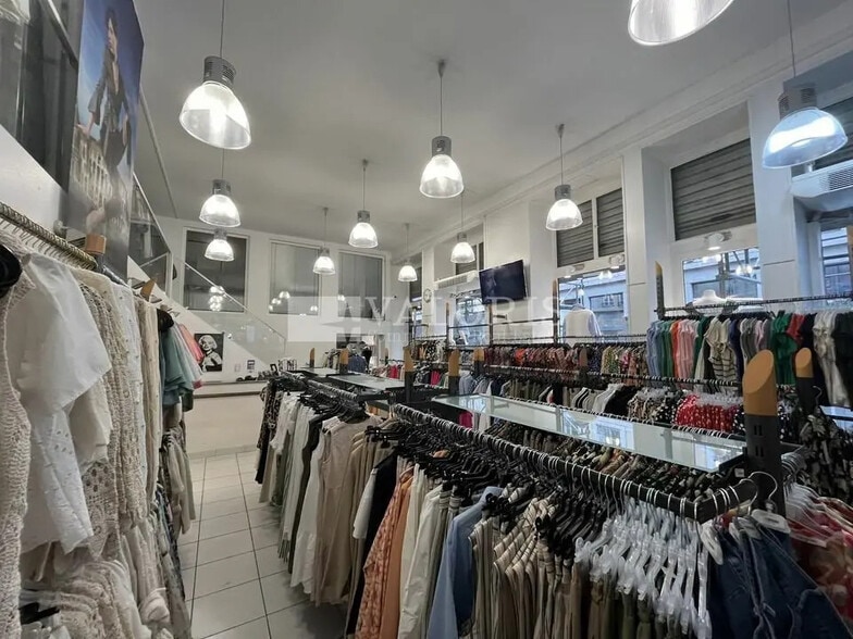 Local commercial dans Lyon à louer - Photo de l’immeuble – Image 3 sur 5