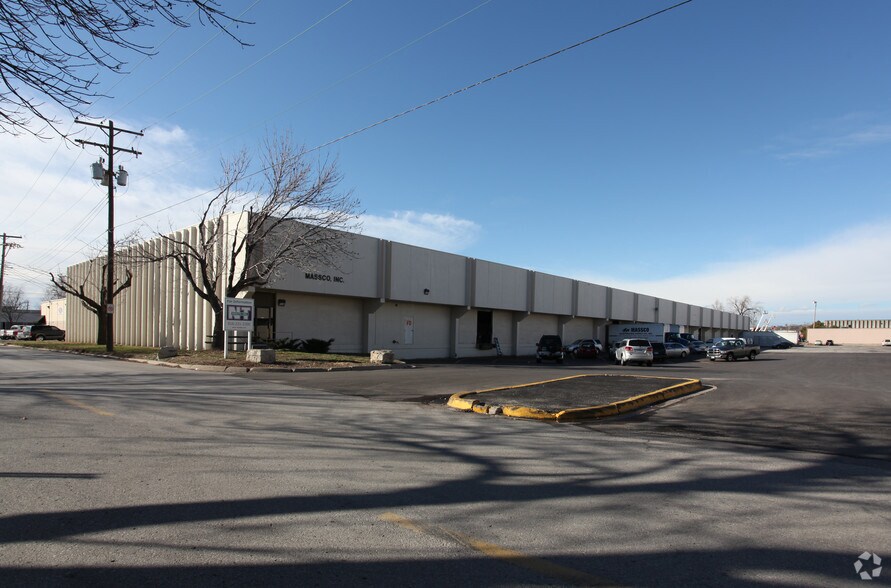 1200-1242 Erie St, North Kansas City, MO à louer - Photo de l’immeuble – Image 3 sur 4