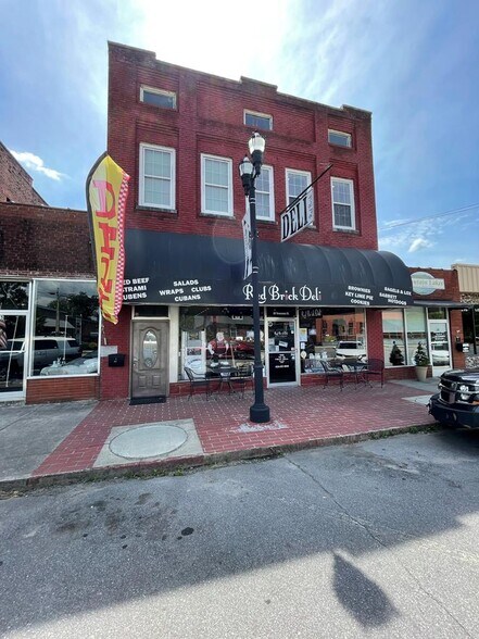 87 Tennessee St, Murphy, NC à vendre - Photo de l’immeuble – Image 2 sur 39