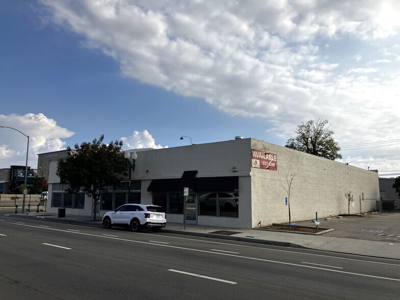 2526-2530 Chester Ave, Bakersfield, CA à louer - Photo de l’immeuble – Image 1 sur 4