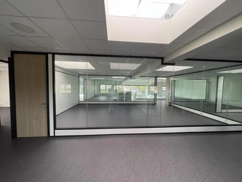 Bureau dans Andrézieux-Bouthéon à louer - Photo intérieure – Image 3 sur 7