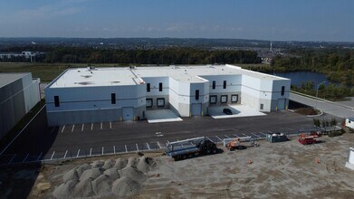 310 Addison Hall Cir, Aurora, ON à louer Photo de l’immeuble– Image 1 sur 1