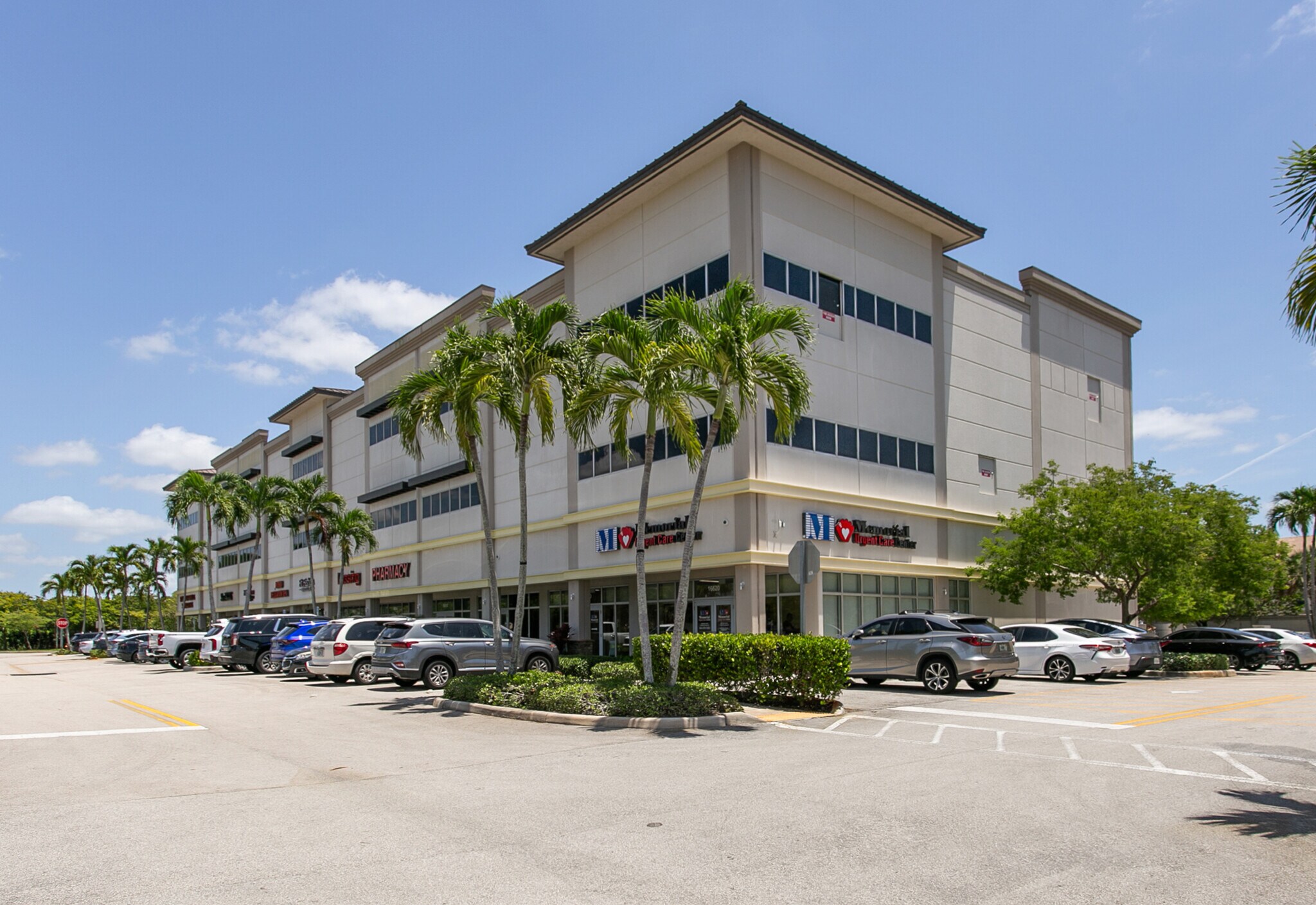 16630-16658 Sheridan St, Pembroke Pines, FL à louer Photo de l’immeuble– Image 1 sur 26